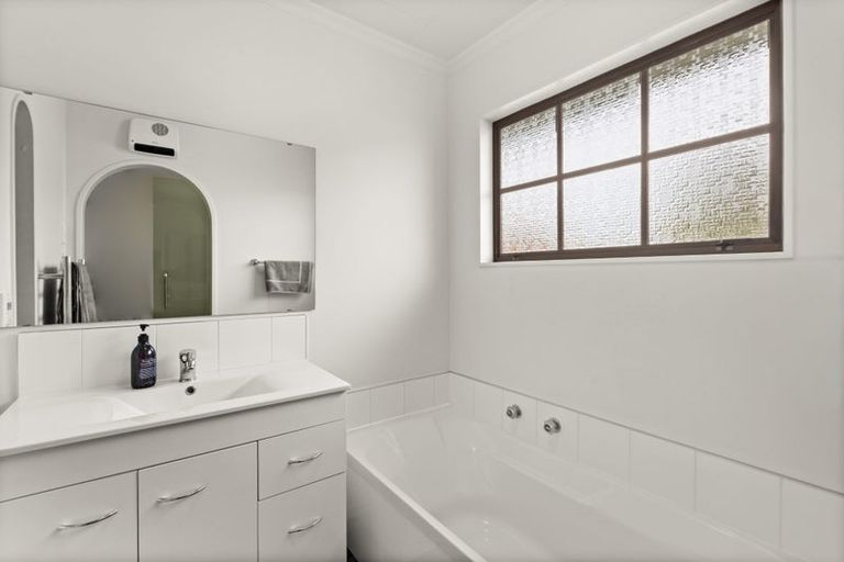 Photo of property in 10 Rush Place, Havelock North, 4130