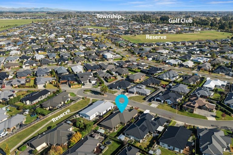 Photo of property in 19 Wakeman Way, Kaiapoi, 7630