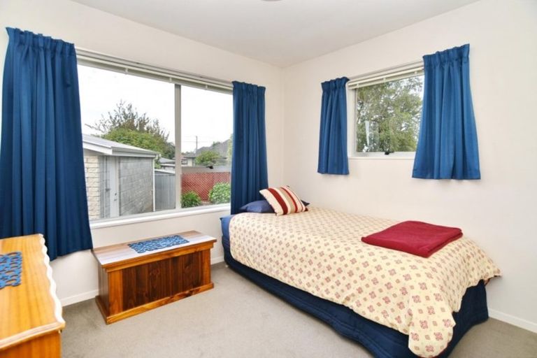 Photo of property in 24 Jenkins Avenue, Redwood, Christchurch, 8051