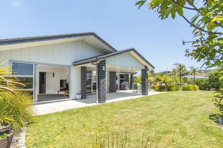 Photo of property in 222 Lakes Boulevard, Pyes Pa, Tauranga, 3112