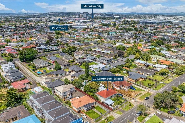 Photo of property in 39 Cambridge Terrace, Papatoetoe, Auckland, 2025