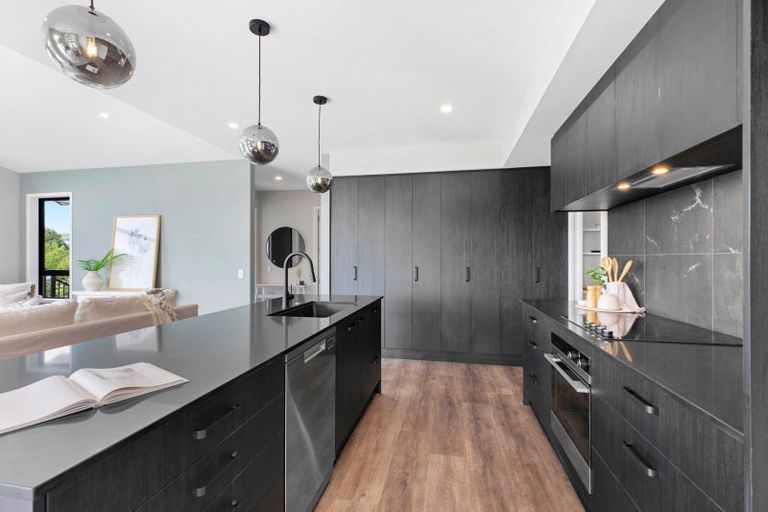 Photo of property in 25 Kite Way, Welcome Bay, Tauranga, 3112