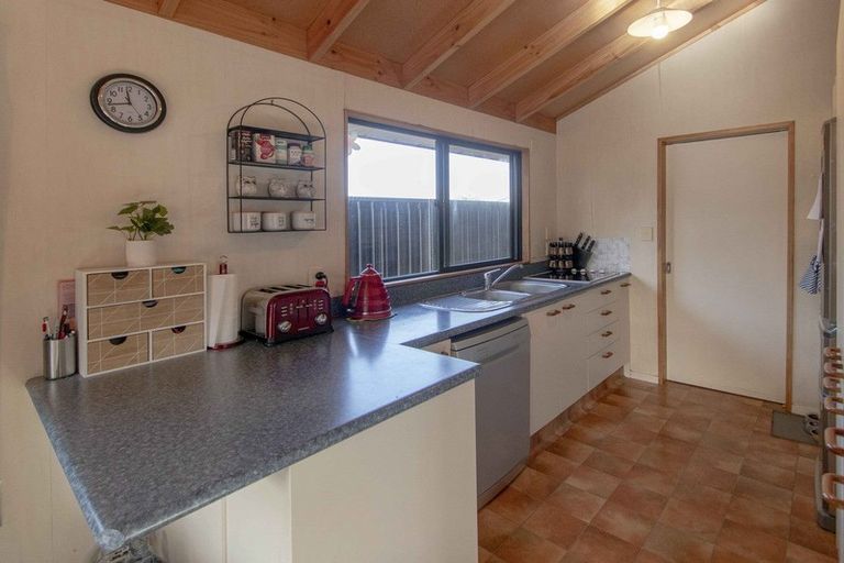 Photo of property in 69a Church Road, Taradale, Napier, 4112