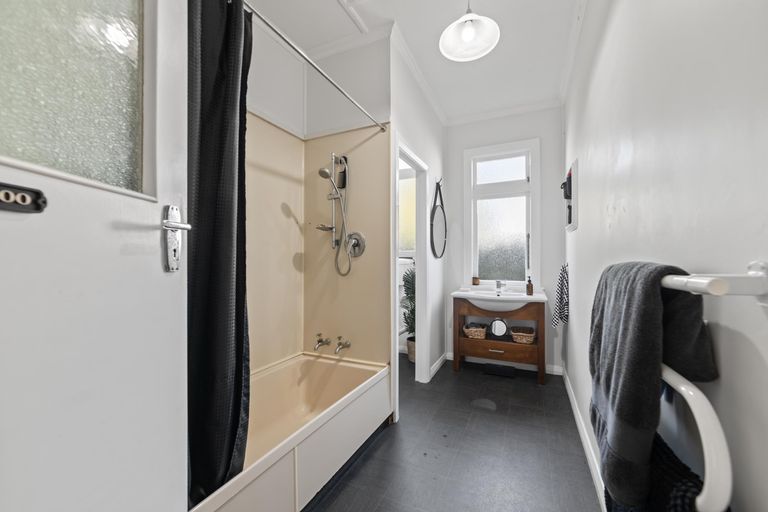 Photo of property in 27 Union Street, Hokowhitu, Palmerston North, 4410