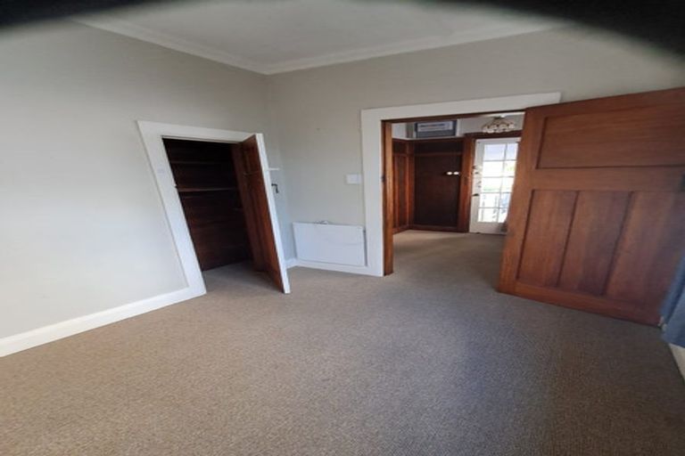 Photo of property in 142 Russell Terrace, Berhampore, Wellington, 6023