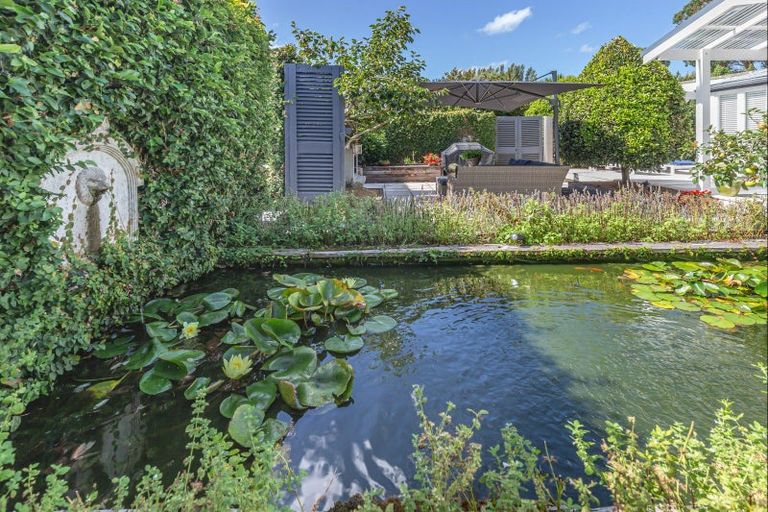 Photo of property in 214 Heatherlea Road East, Levin, 5571