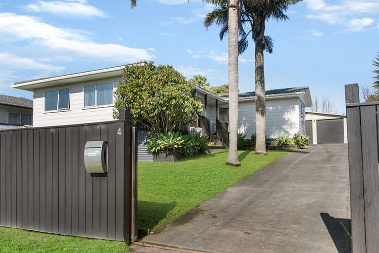 Photo of property in 4 Katrina Place, Massey, Auckland, 0614