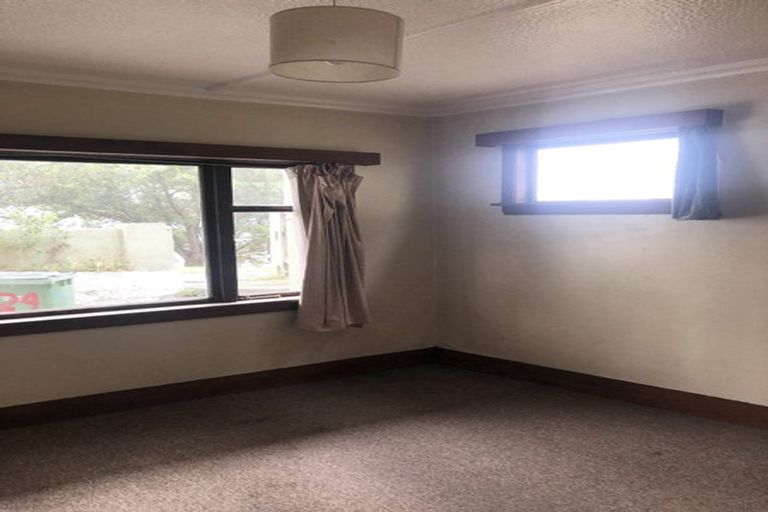 Photo of property in 29 Tanera Crescent, Brooklyn, Wellington, 6021