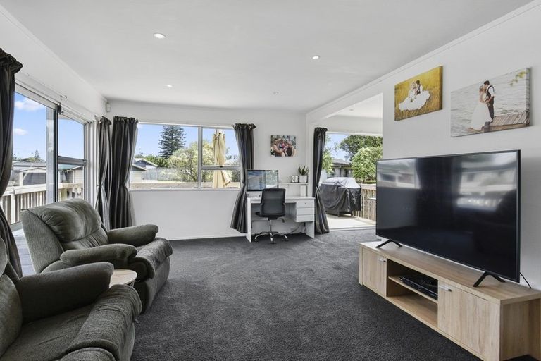 Photo of property in 1 Matipo Drive, Tuakau, 2121
