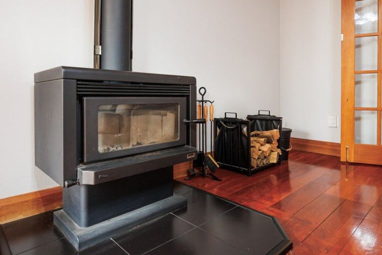 Photo of property in 155 James Line, Kelvin Grove, Palmerston North, 4414