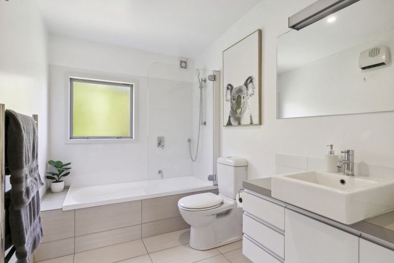 Photo of property in 44 Saddleback Grove, Karori, Wellington, 6012