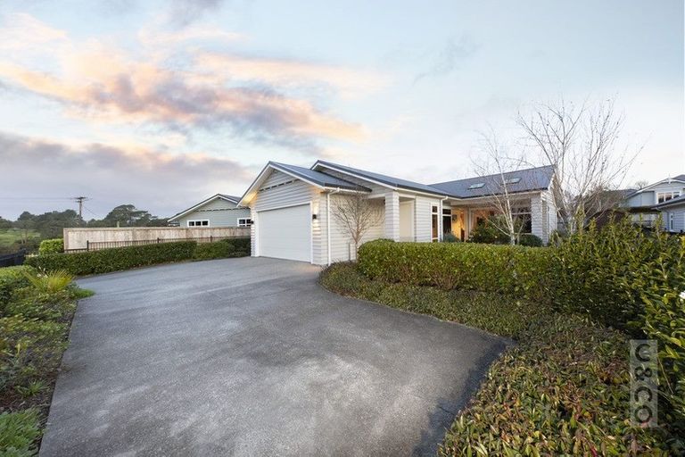 Photo of property in 42 Maude Street, Riverhead, 0820