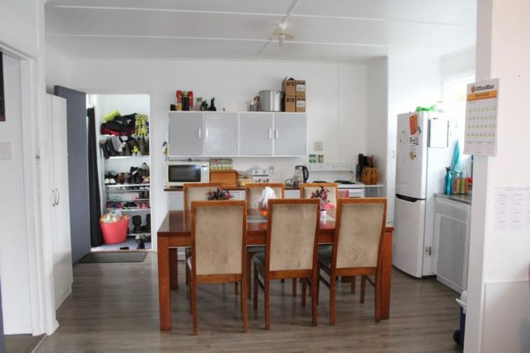 Photo of property in 16 James Street, Dannevirke, 4930