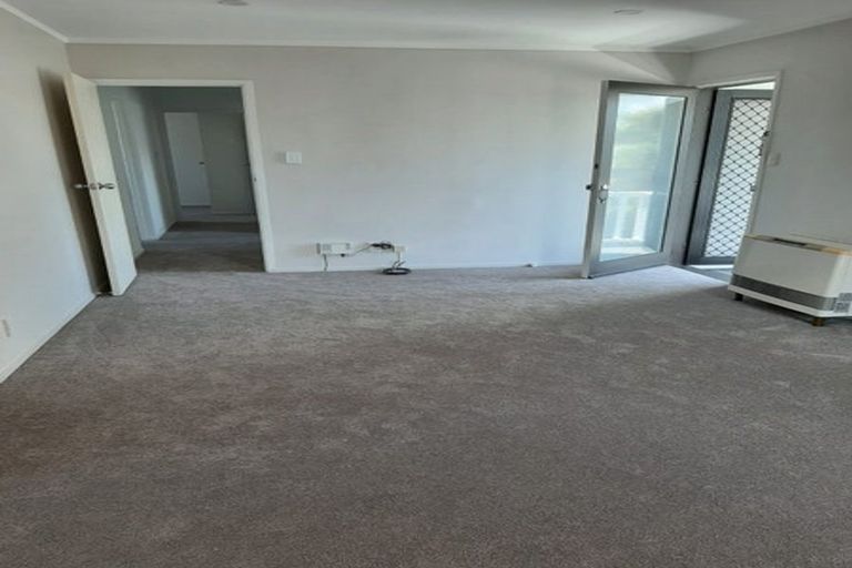 Photo of property in 2/127 Portage Road, New Lynn, Auckland, 0600