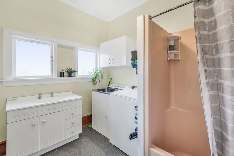Photo of property in 2/38 Roberts Road, Hei Hei, Christchurch, 8042