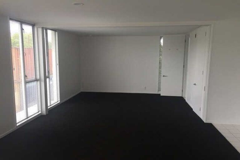 Photo of property in 10/15 Peterborough Street, Christchurch Central, Christchurch, 8013