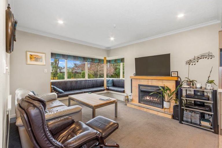 Photo of property in 10 Woodford Terrace, Ilam, Christchurch, 8053