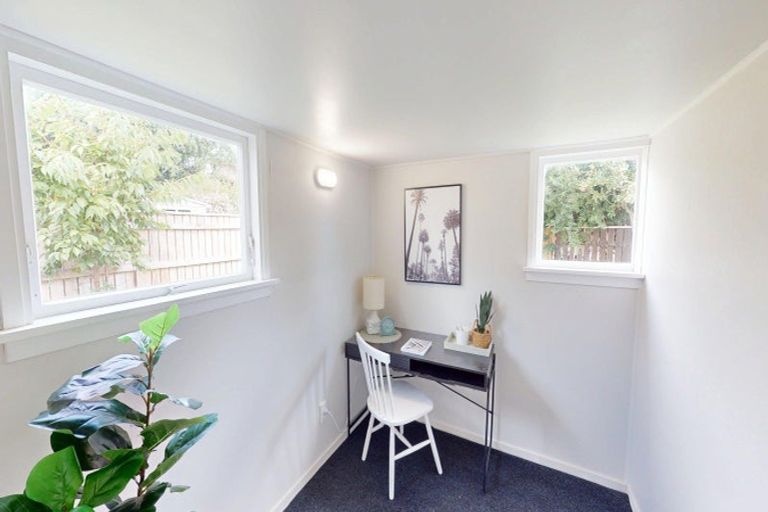 Photo of property in 1 Byrd Street, Levin, 5510