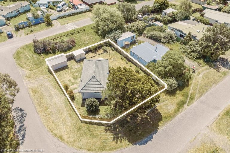 Photo of property in 11 Holton Road, Amberley, 7481