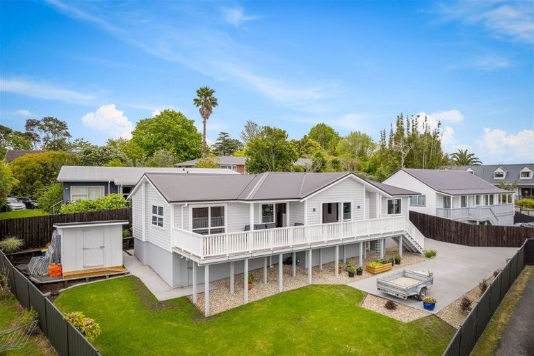 Photo of property in 22a Raelene Place, Massey, Auckland, 0614