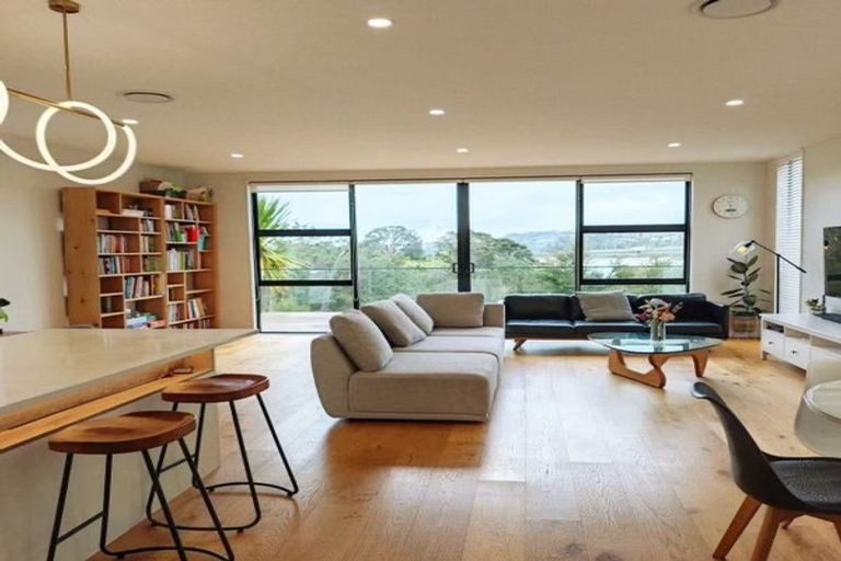 Photo of property in 8 Marlborough Crescent, Hobsonville, Auckland, 0616