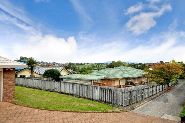 Photo of property in 8 Hollinger Place, Nawton, Hamilton, 3200