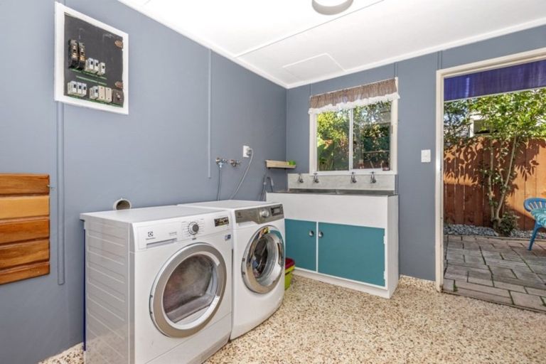 Photo of property in 24 Seddon Crescent, Whataupoko, Gisborne, 4010