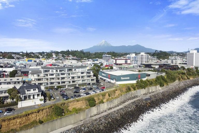 Photo of property in Quarterdeck, 3/4 Buller Street, New Plymouth, 4310