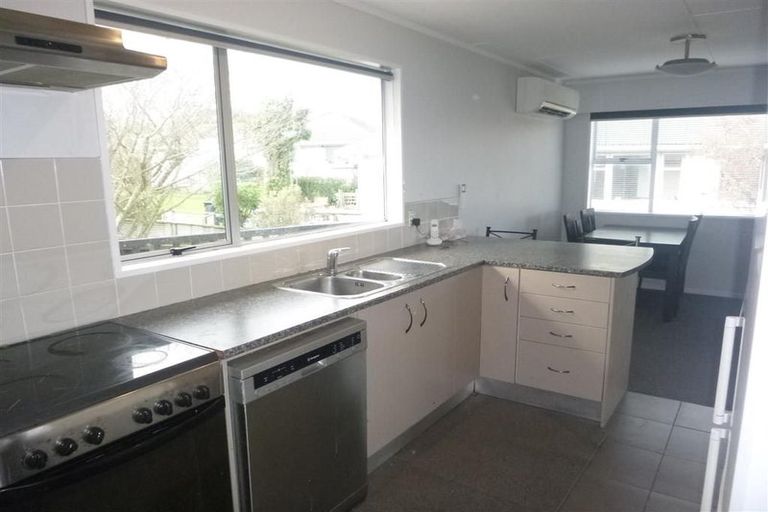 Photo of property in 2 Martin Grove, Normandale, Lower Hutt, 5010