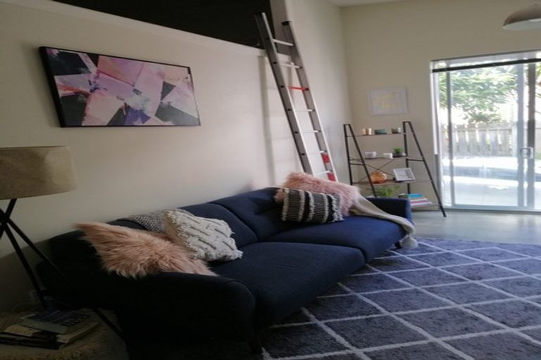 Photo of property in 25u1 Home Street, Mount Victoria, Wellington, 6011