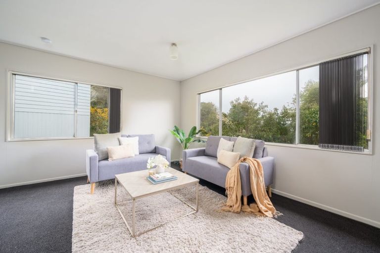 Photo of property in 32 Thurleigh Grove, Karori, Wellington, 6012