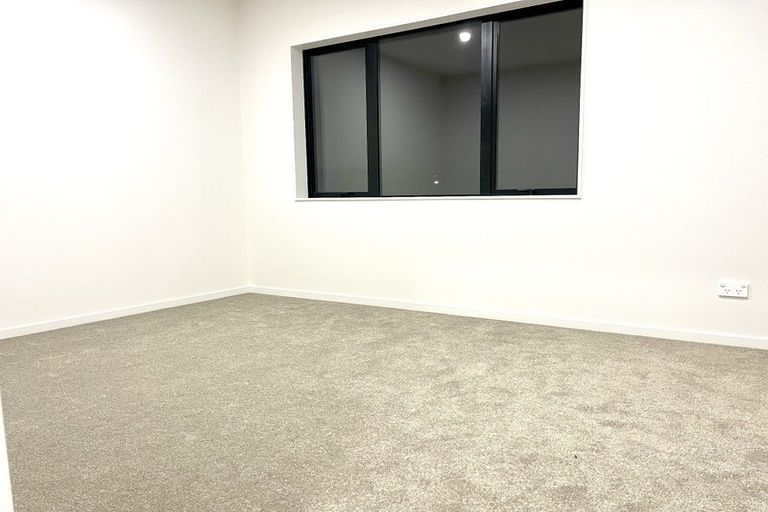 Photo of property in 42 Auranga Drive, Karaka, 2113