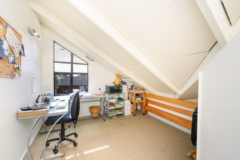 Photo of property in 151 Summerhill Drive, Fitzherbert, Palmerston North, 4410