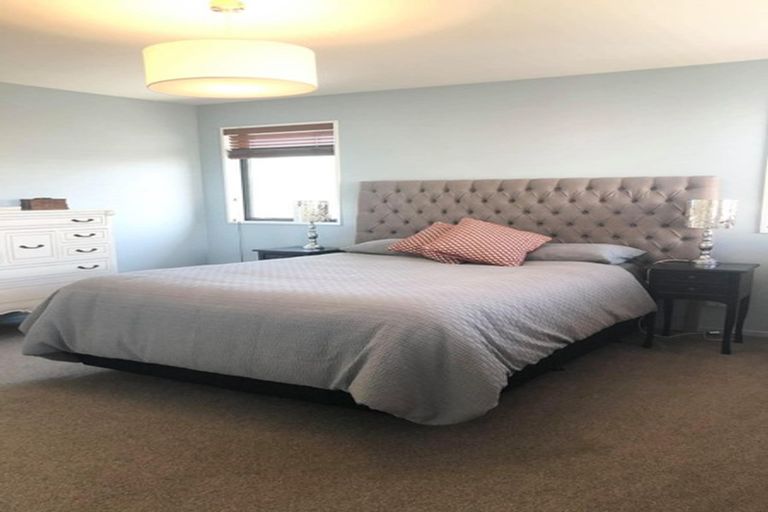 Photo of property in 1 Hawthorn Mews, Rangiora, 7400