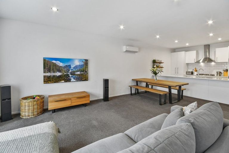Photo of property in 25 Popokatea Drive, Takanini, 2112