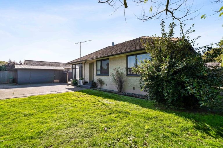 Photo of property in 2a Skerten Avenue, Hornby, Christchurch, 8042
