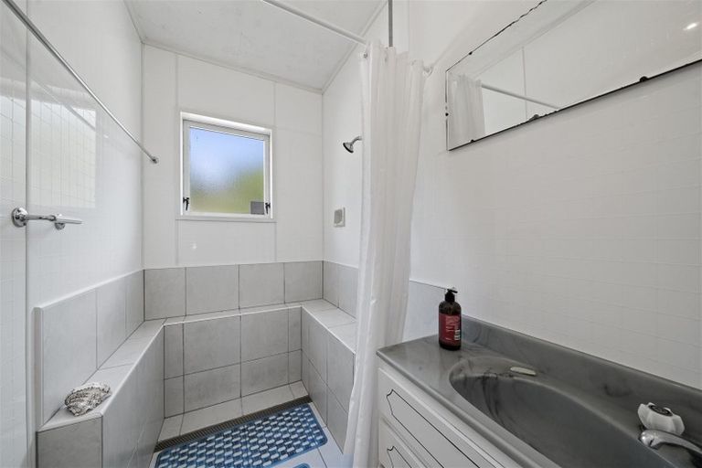 Photo of property in 319 Riverside Drive, Waterloo, Lower Hutt, 5011