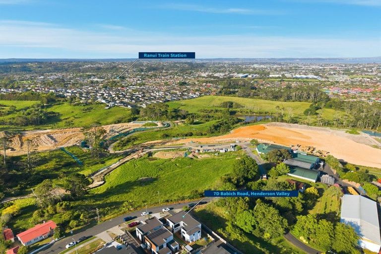 Photo of property in 7d Babich Road, Henderson Valley, Auckland, 0614