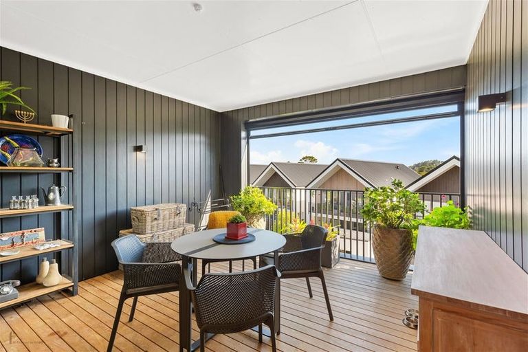 Photo of property in 86 Rangihina Road, Hobsonville, Auckland, 0616