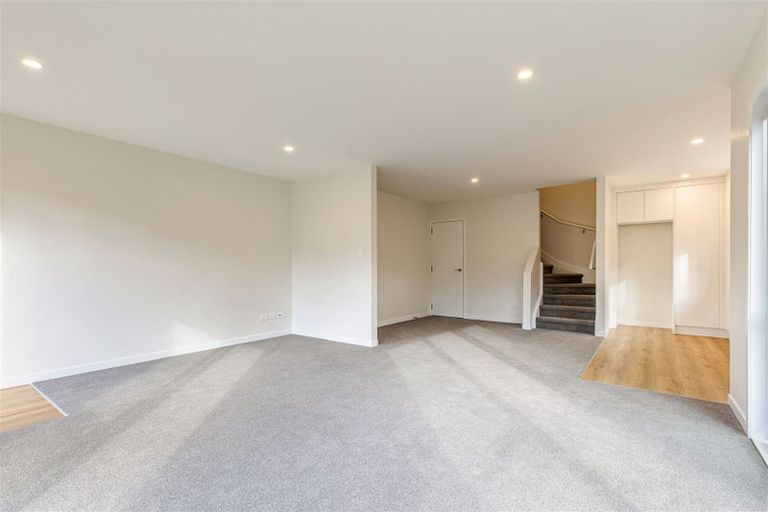 Photo of property in 12a Bluefin Way, West Harbour, Auckland, 0618
