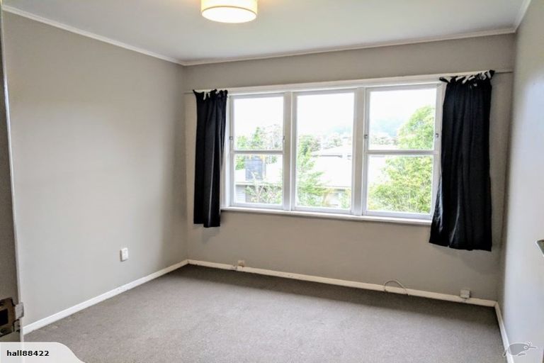 Photo of property in 5 Gawler Grove, Wainuiomata, Lower Hutt, 5014