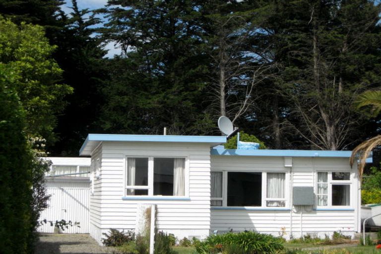 Photo of property in 27 Kiwi Avenue, Waikuku Beach, 7473