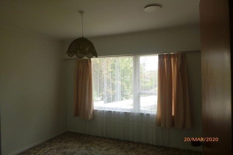 Photo of property in 16 Crompton Road, Massey, Auckland, 0614