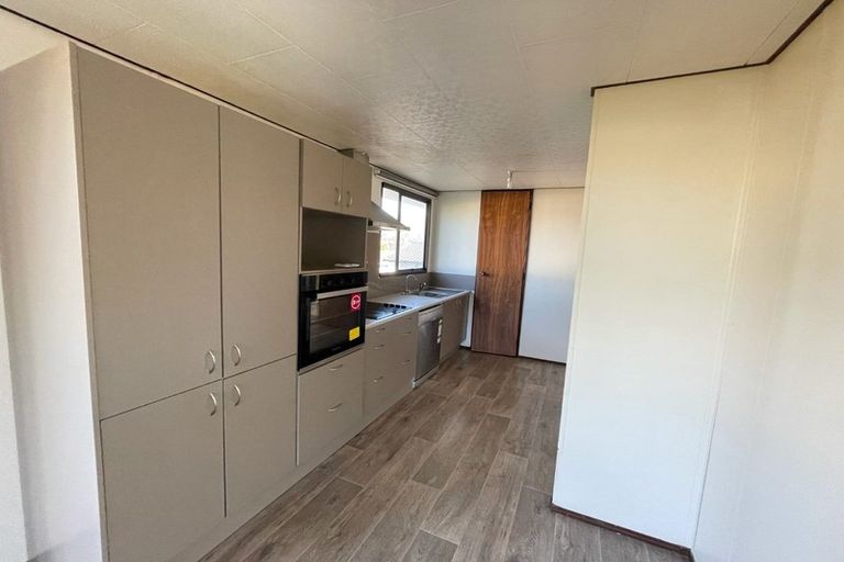 Photo of property in 2/27 Nearco Street, Randwick Park, Auckland, 2105
