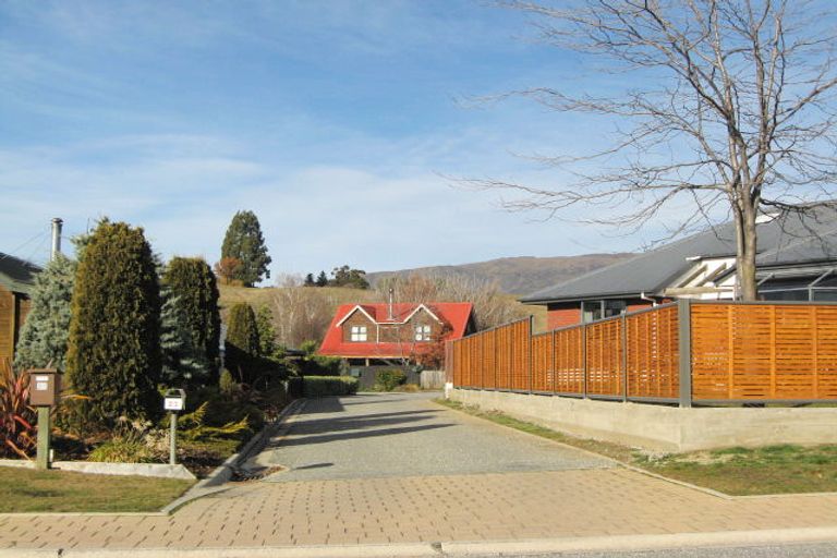 Photo of property in 29 Meadowstone Drive, Wanaka, 9305