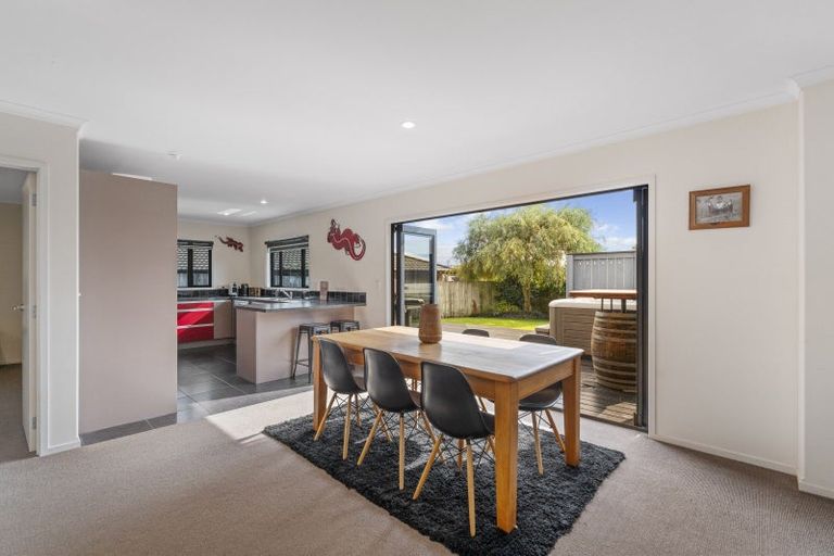 Photo of property in 19 Brompton Close, Richmond Heights, Taupo, 3330