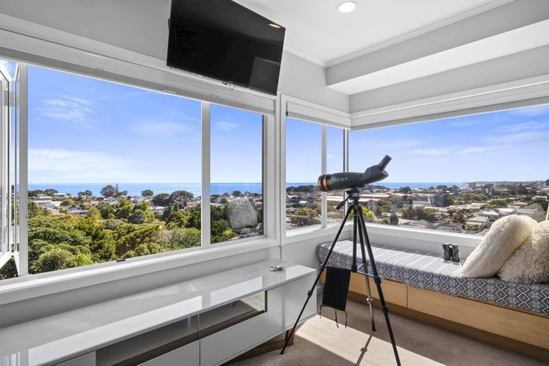 Photo of property in 374 Devon Street West, Lynmouth, New Plymouth, 4310
