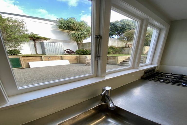 Photo of property in 3/38 Edinburgh Terrace, Berhampore, Wellington, 6023