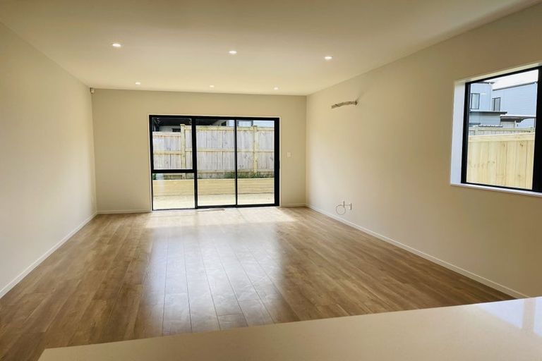 Photo of property in 25 Huringa Road, Karaka, 2113