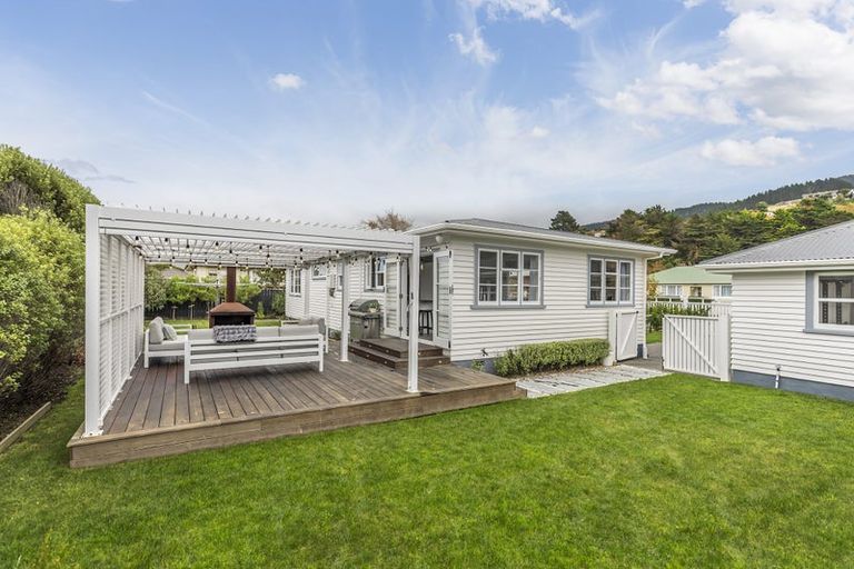 Photo of property in 4 Beauchamp Street, Tawa, Wellington, 5028